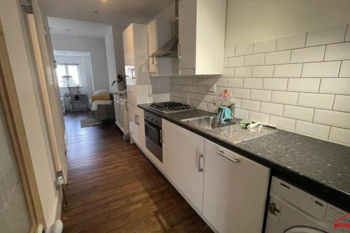 2 bed flat to rent at Albert Road, London E10