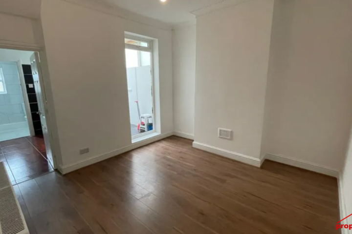 4 Bed Terraced House to Rent at Trumpington Road, London E7