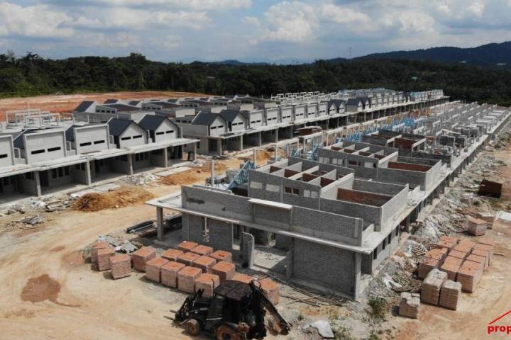 Kawasan Tinggi Projek Baru Rumah Teres Setingkat Kg Jenderam Hilir, Dengkil