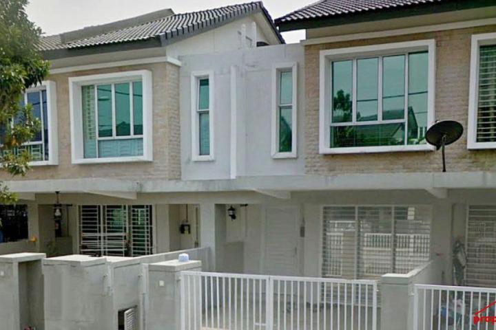 Renovated 2 Storey Terrace House in Jalan LEP Seri Kembangan For Sale
