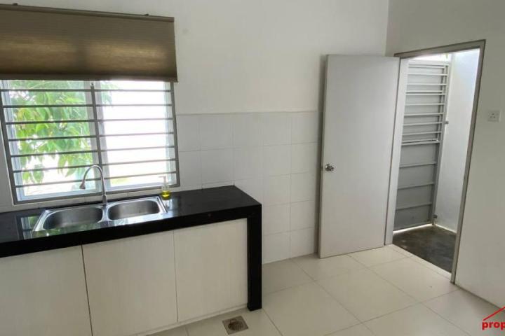 Brand New Furniture Unit 2 Storey Terrace Casa Green Cybersouth For Rent