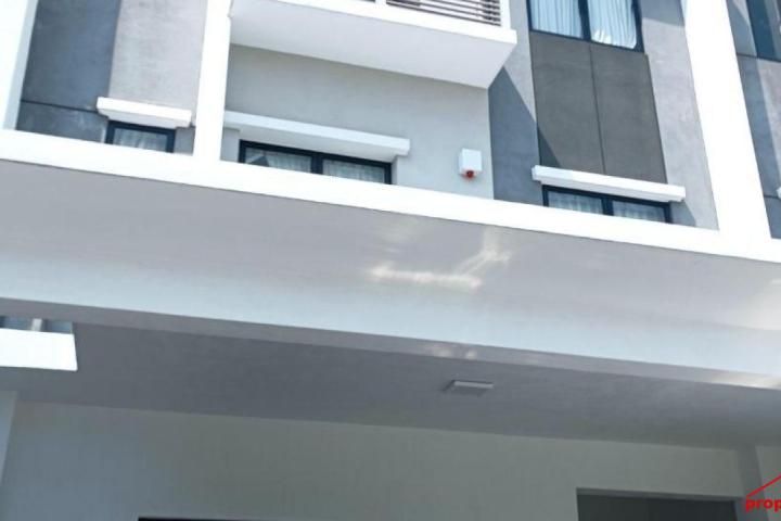 Brand New Facing Open 3 Storey Link House Lakefield Tropicana Heights Kajang for Sale or Rent