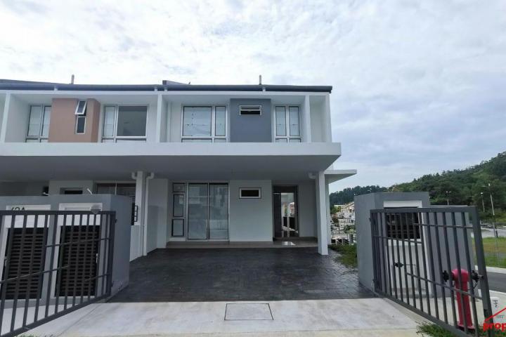 End Unit 2.5 Storey Terrace Chloe Residence, Kota Emerald Rawang