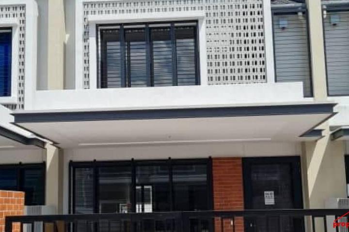Intermediate Unit Double Storey Terrace in Elmina Green, Elmina West