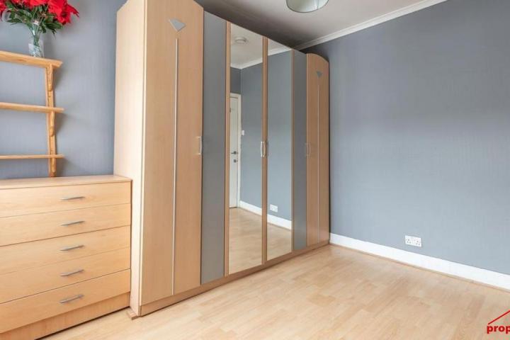 4 bed terraced house for sale at Pearcroft Road, London E11
