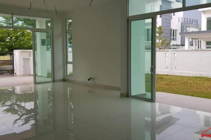 Brand New Corner Unit 3 Storey Semi-D Suria Villa Bandar Sungai Long Taman Rakan