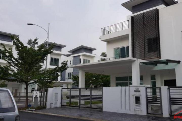 Brand New Corner Unit 3 Storey Semi-D Suria Villa Bandar Sungai Long Taman Rakan
