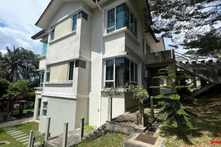 3 Storey Classic Bungalow Teratai Villas Kayangan Heights U9, Shah Alam