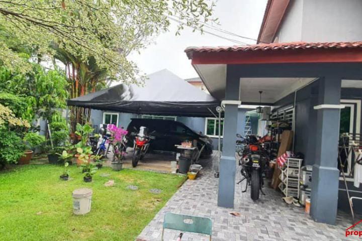 Corner Unit 2 Storey Terrace Fully Extand in Lestari Perdana, Seri Kembangan