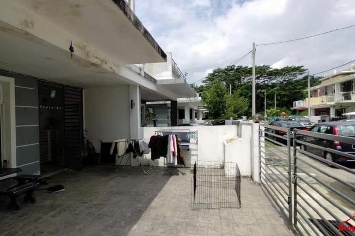 Non Bumi  Unit 2 Storey Semi Detached at Jalan SP 10/4, Bandar Saujana Putra