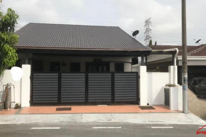 End Unit With Land Single Storey Terrace Taman Matang Jaya Sg Buloh